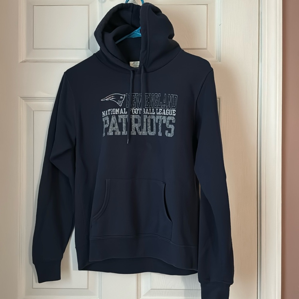 NFL Team Apparel Women’s Medium New England Patriots Hooded Sweatshirt w Pockets